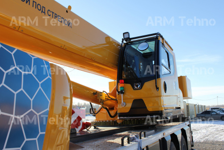 Автокран шоссейный XCMG XCT30_S1 